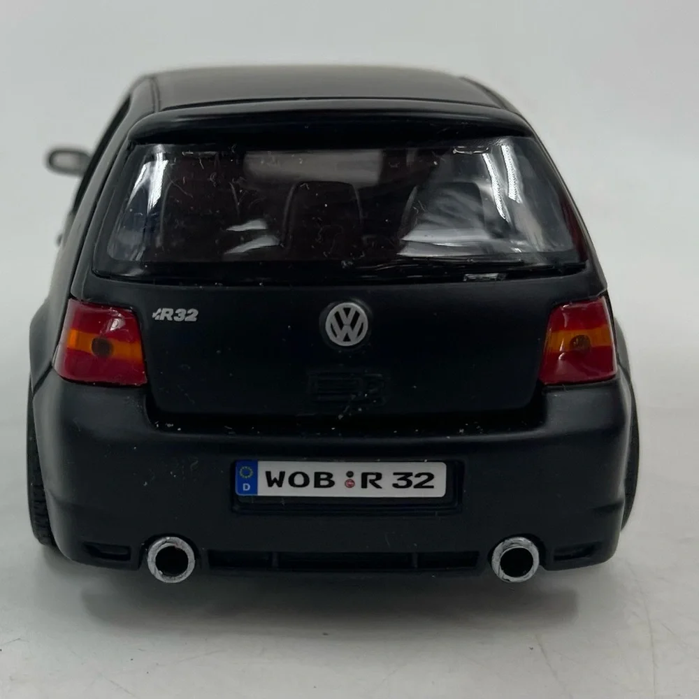 VW Volkswagen Golf‎ Rabbit 4 R32 Black Diecast Model Car 37290 Maisto 1:24 Doors